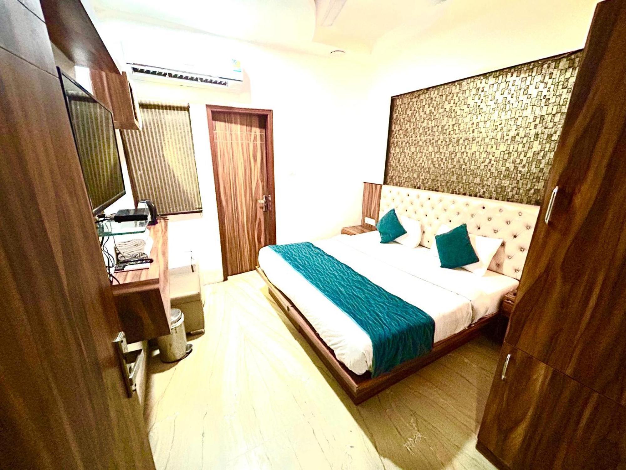 The Tomar Hospitality Hotel New Delhi Ngoại thất bức ảnh